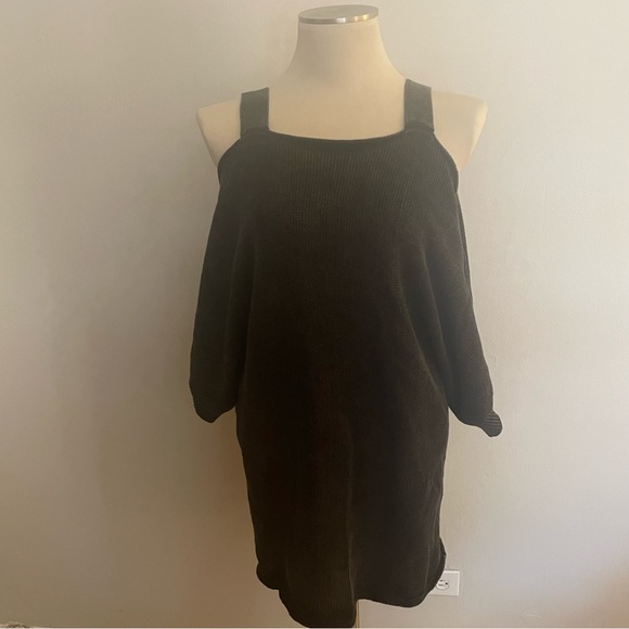 Black cold shoulder sweater - Picture 4 of 7